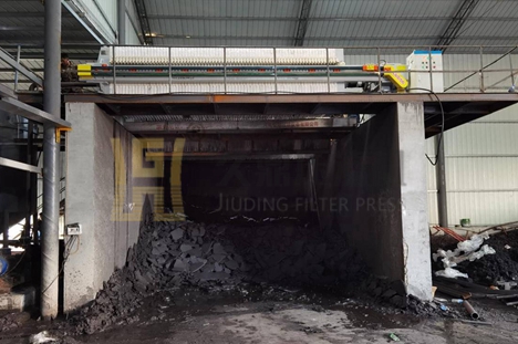 河南省200平方自動拉板壓濾機使用現(xiàn)場